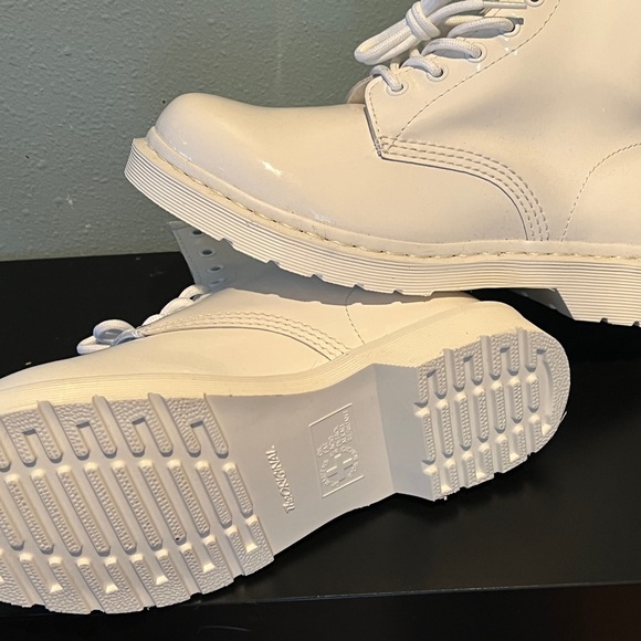 All White Patent Leather Dr. Martens NEW Sz 9 - Picture 4 of 7